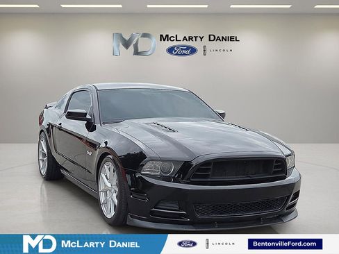 Used 2013 Ford Mustang GT Premium RWD image 1