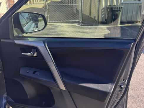 Used 2015 Toyota RAV4 XLE image 6