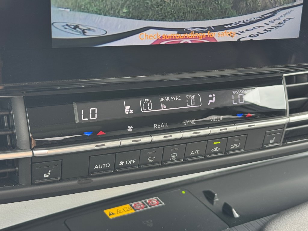 Certified 2025 Toyota Sienna XLE w/ XLE Plus Package AWD/4WD image 23