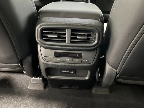 New 2025 Honda Pilot Touring image 24