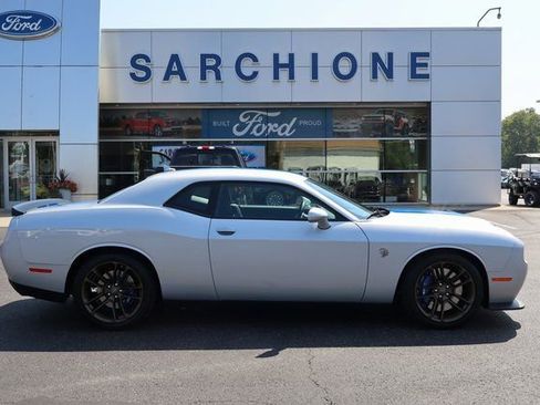 Used 2023 Dodge Challenger SRT Hellcat image 2