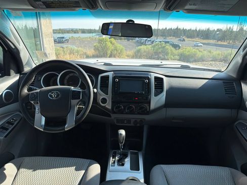 Used 2014 Toyota Tacoma 4x4 Double Cab w/ SR5 Package image 10
