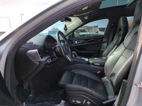 Used 2018 Porsche Panamera 4 image 15