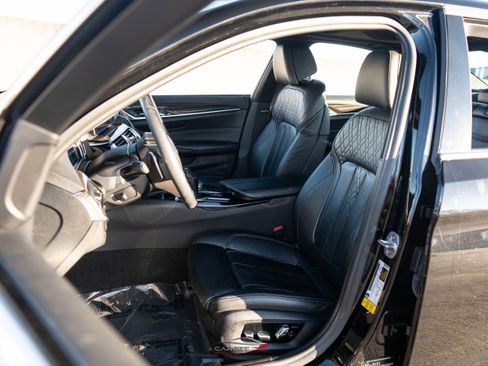 Used 2019 BMW 540i image 14