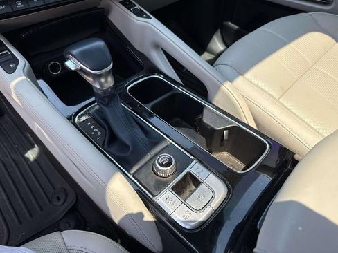 Used 2023 Kia Telluride EX w/ EX Captain's Chair Package FWD image 34