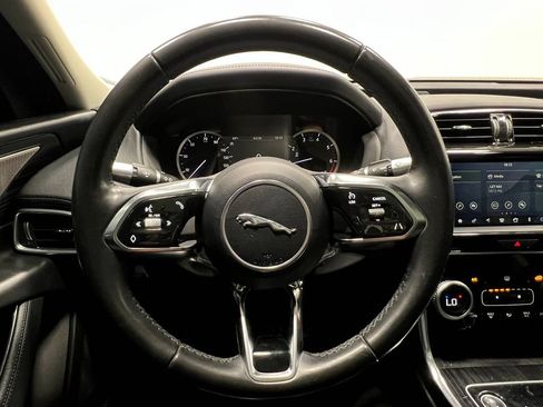 Used 2020 Jaguar XE S RWD image 23