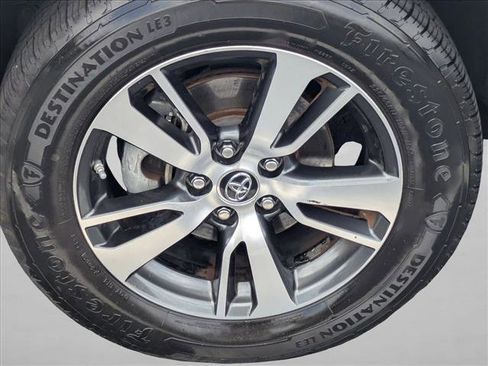 Used 2017 Toyota RAV4 XLE FWD image 23