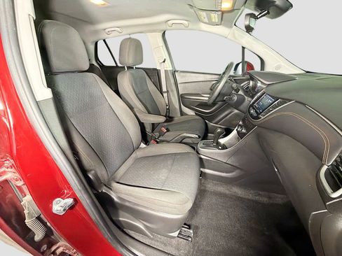 Used 2021 Chevrolet Trax LS w/ Tint and Cruise Package FWD image 27