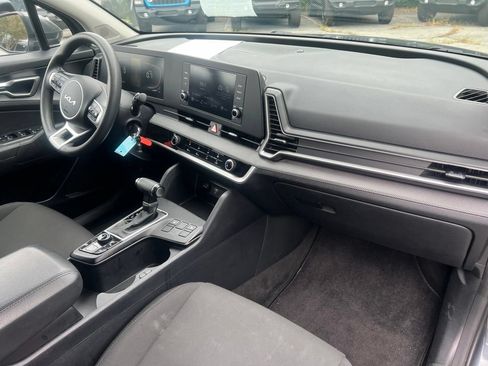 Used 2024 Kia Sportage LX AWD/4WD image 27