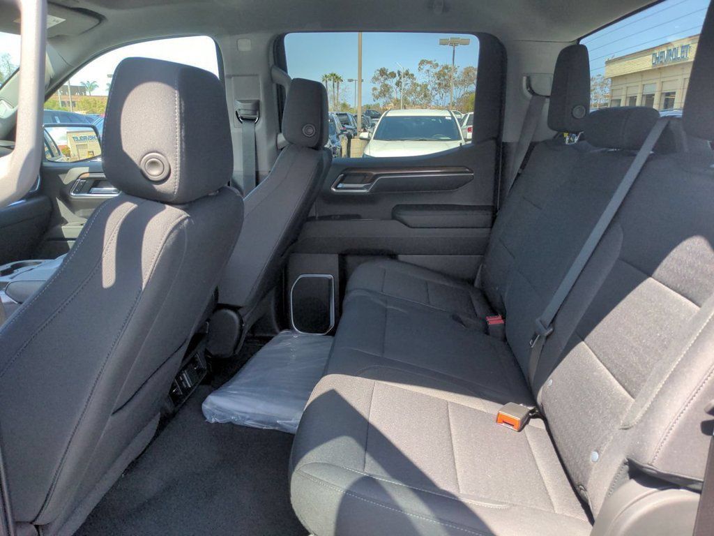 Used 2023 Chevrolet Silverado 1500 LT AWD/4WD image 24