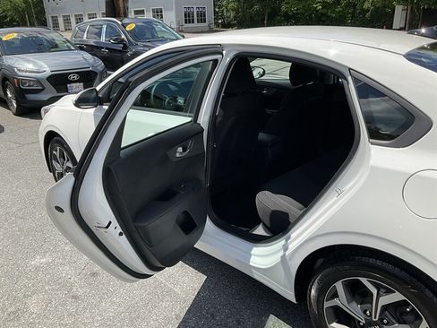 Used 2020 Kia Forte LXS FWD image 14