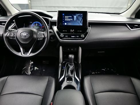 Used 2025 Toyota Corolla Cross XLE AWD/4WD image 17