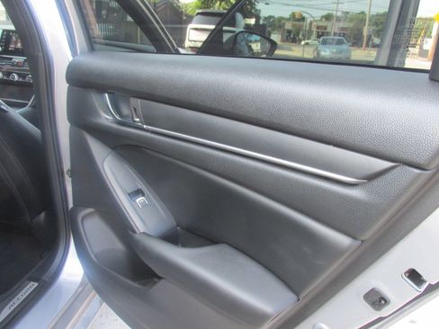 Used 2018 Honda Accord Sport image 42