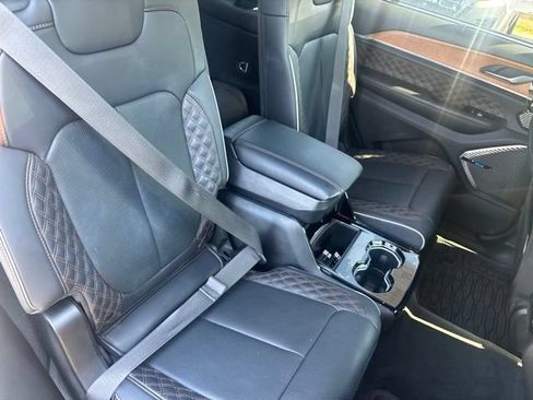 Used 2023 Jeep Grand Cherokee L Summit AWD/4WD image 21