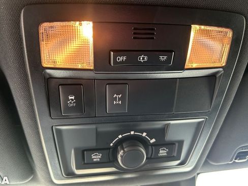 Used 2019 Toyota Tacoma TRD Off-Road w/ Technology Package AWD/4WD image 21
