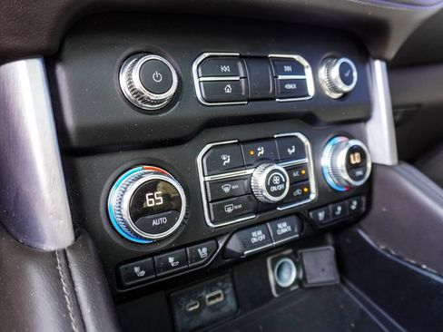 Used 2021 GMC Yukon SLT w/ SLT Luxury Plus Package RWD image 19