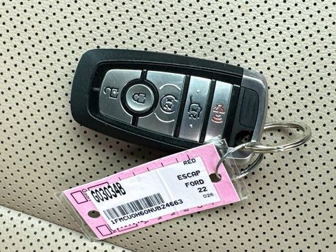 Used 2022 Ford Escape SEL FWD image 36