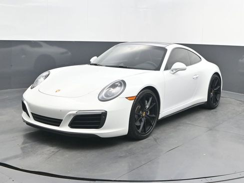 Certified 2018 Porsche 911 Carrera 4 image 1