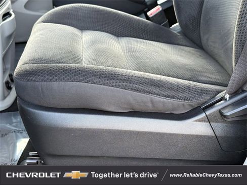 Used 2018 Dodge Grand Caravan SE w/ UConnect Hands-Free Group image 24