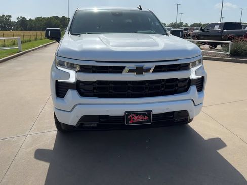 Used 2024 Chevrolet Silverado 1500 RST w/ Convenience Package II AWD/4WD image 4