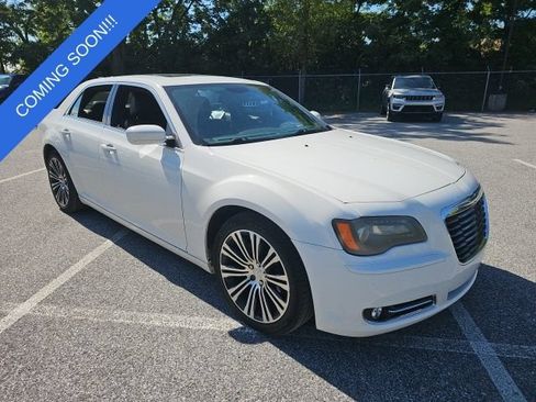 Used 2013 Chrysler 300 S w/ Luxury Group RWD image 1