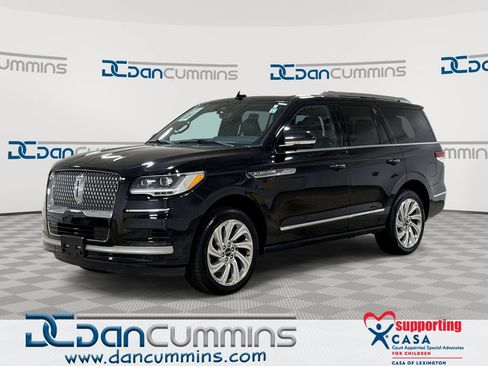 Used 2024 Lincoln Navigator Premiere AWD/4WD image 1
