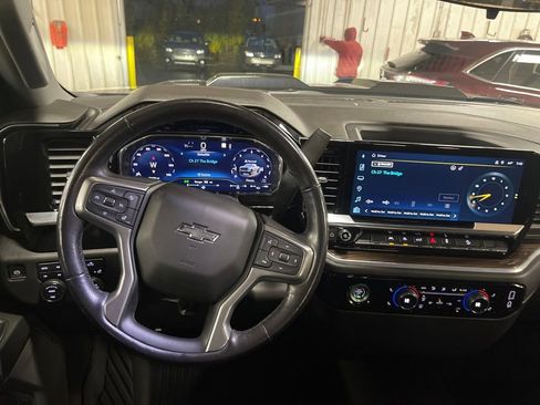 Used 2022 Chevrolet Silverado 1500 LT Trail Boss image 13