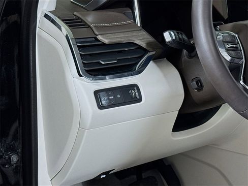 Certified 2025 GMC Acadia Denali w/ Super Cruise Package image 8