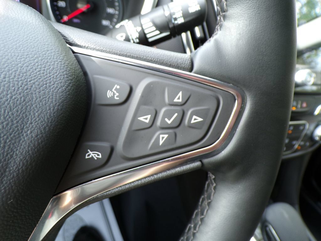 Used 2024 Chevrolet Equinox Premier AWD/4WD image 31