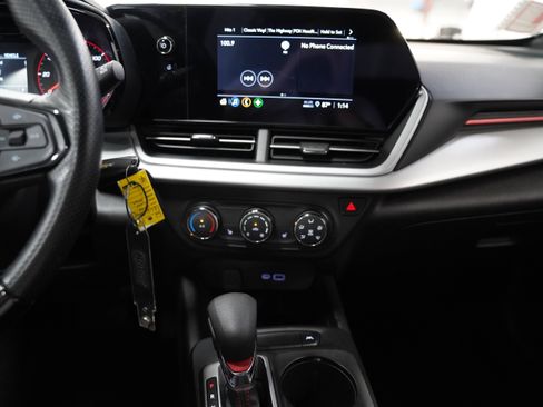 Used 2024 Chevrolet Trax RS FWD image 22