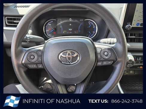 Used 2025 Toyota RAV4 XLE AWD/4WD image 22