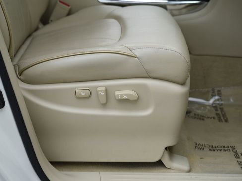 Used 2012 INFINITI QX56 4WD w/ Deluxe Touring Pkg image 34