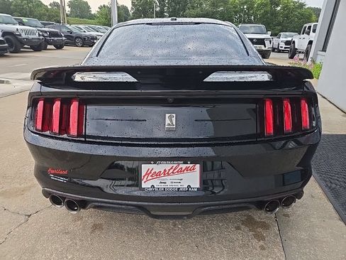 Used 2019 Ford Mustang Shelby GT350 w/ Technology Package RWD image 9