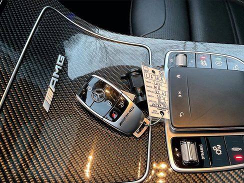 Used 2021 Mercedes-Benz GLC 63 AMG 4MATIC image 35