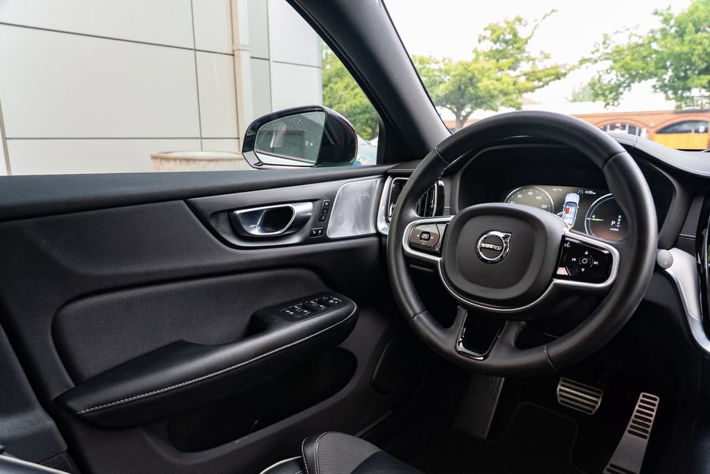 Used 2022 Volvo S60 T8 R-Design w/ Advanced Package AWD/4WD image 12