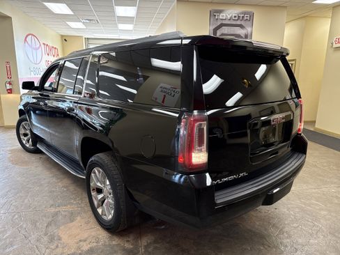 Used 2019 GMC Yukon XL SLE image 8