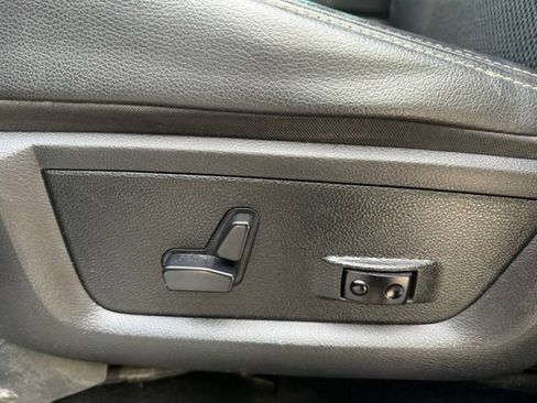 Used 2018 RAM 2500 Big Horn w/ Sport Appearance Group AWD/4WD image 18