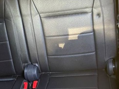 Used 2018 Volkswagen Tiguan SE image 16