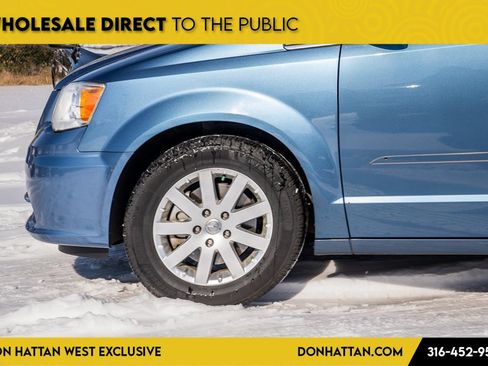 Used 2012 Chrysler Town & Country Touring-L w/ Entertainment Group #2 image 32