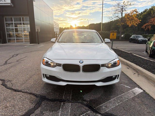 Used 2015 BMW 320i xDrive Sedan AWD/4WD image 2