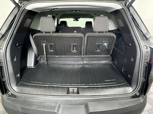 Used 2021 Chevrolet Traverse LT w/ LPO, Floor Liner Package AWD/4WD image 31