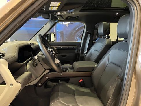 Used 2024 Land Rover Defender 110 X-Dynamic SE image 18