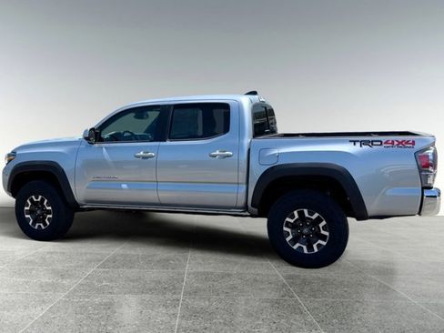 Used 2023 Toyota Tacoma TRD Off-Road AWD/4WD image 3