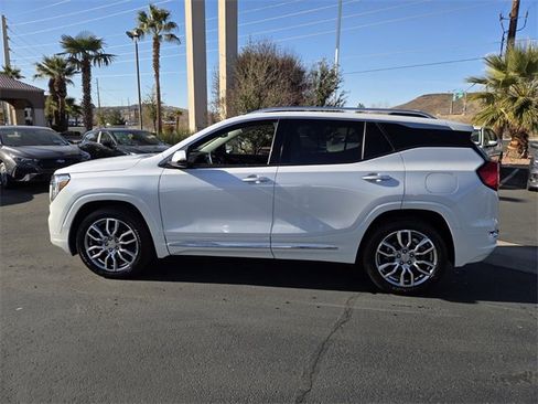 Used 2023 GMC Terrain Denali image 7