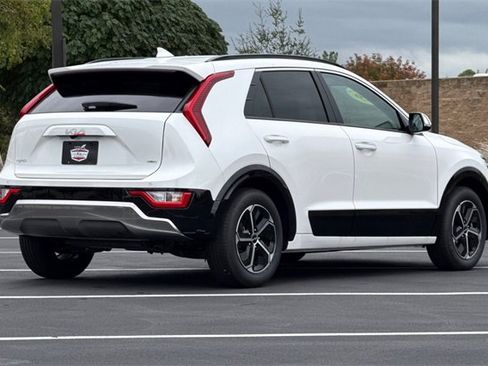 New 2026 Kia Niro SX image 5