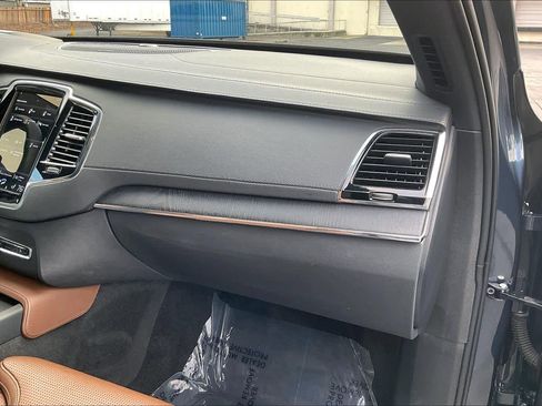 Used 2022 Volvo XC90 T8 Inscription w/ Advanced Package image 19