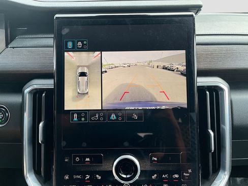 Used 2024 GMC Acadia Denali image 14