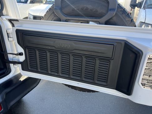 Used 2023 Jeep Wrangler Sahara w/ LED Lighting Group image 40