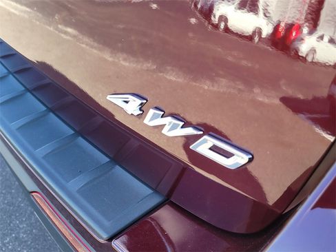 Certified 2022 Ford Explorer XLT w/ Equipment Group 202A image 6