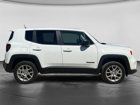 Used 2023 Jeep Renegade Latitude AWD/4WD image 11